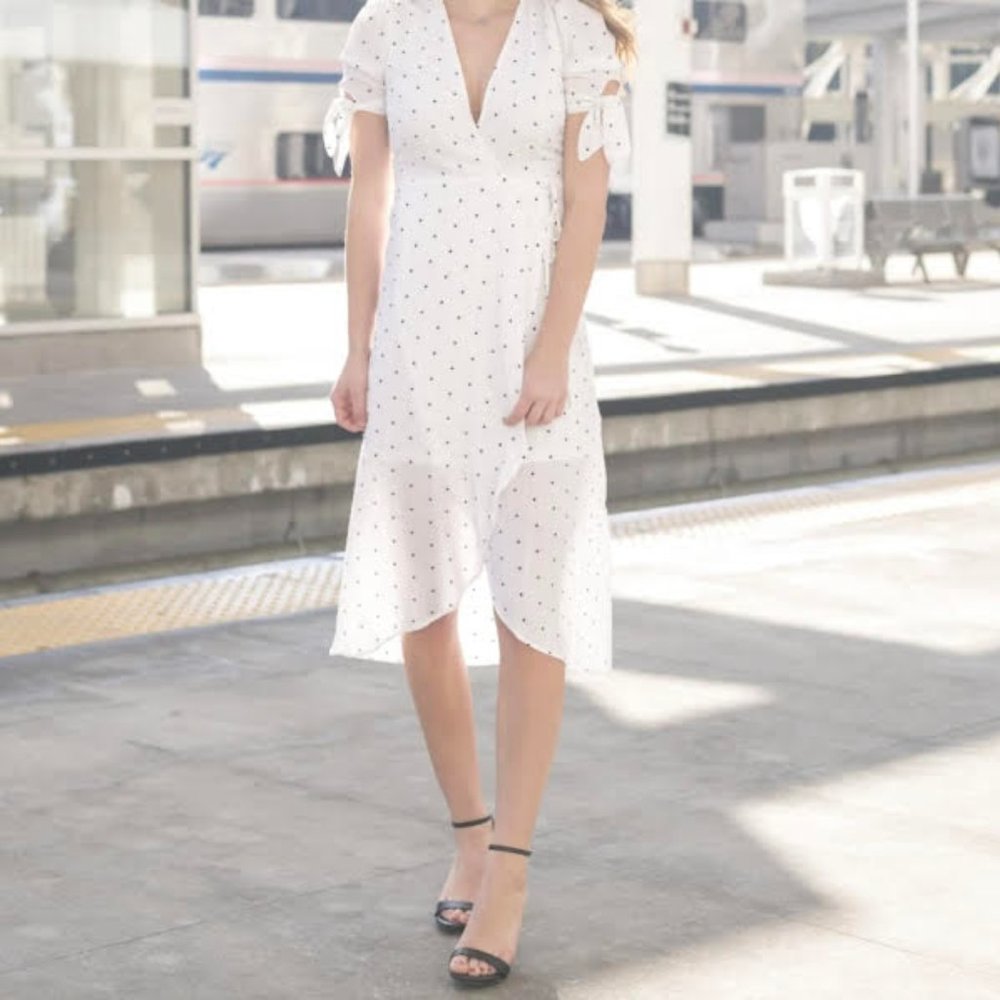 WHITE WITH BLACK POLKA DOT FLOWY DRESS SZ L